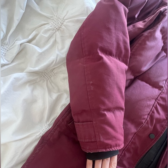 Canada goose burgundy parka size medium - Picture 8 of 16